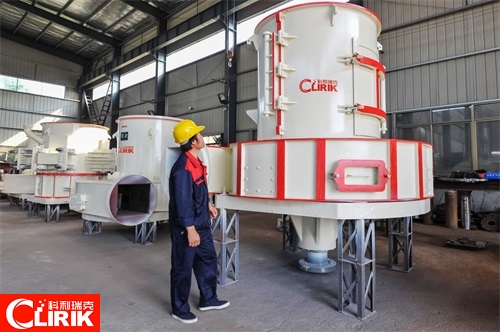 What kind of rare earth grinding mill has higher powder output and better finished products?